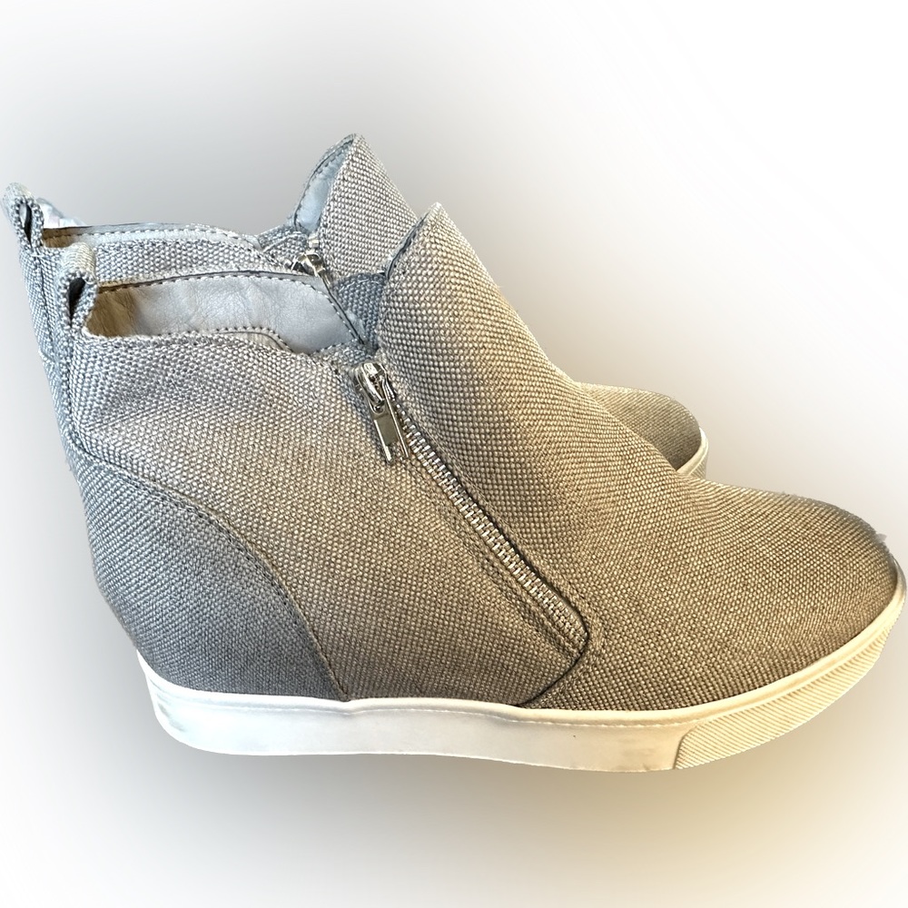 Grey SODA canvas wedges. New. Size 10.